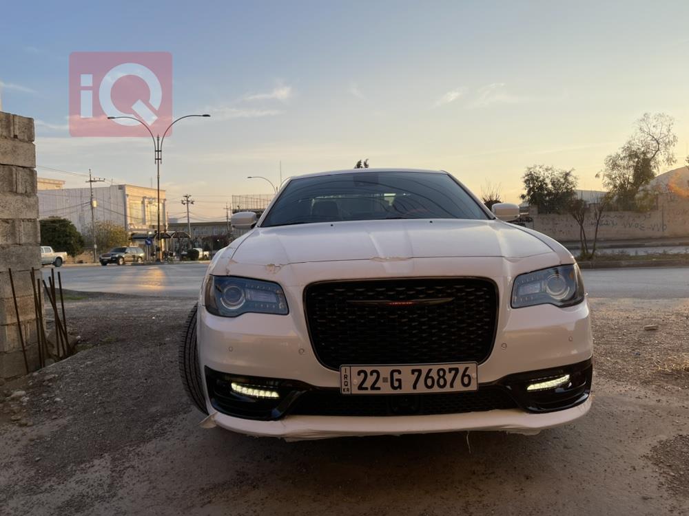 کرایسلەر 300